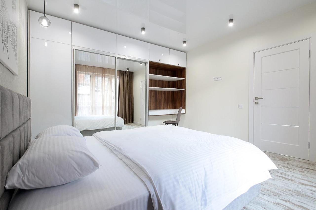Luxury Nest Lviv Centerアパートメント エクステリア 写真